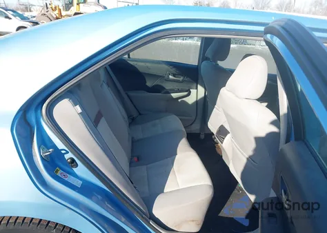 2013 Toyota Camry Le z USA, uszkodzony, nr VIN 4T1BF1FKXDU653743